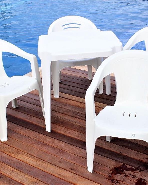 Conjunto Cadeira Poltrona branco